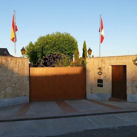 Holiday Carretera Ledesma - 2 * 维拉马约