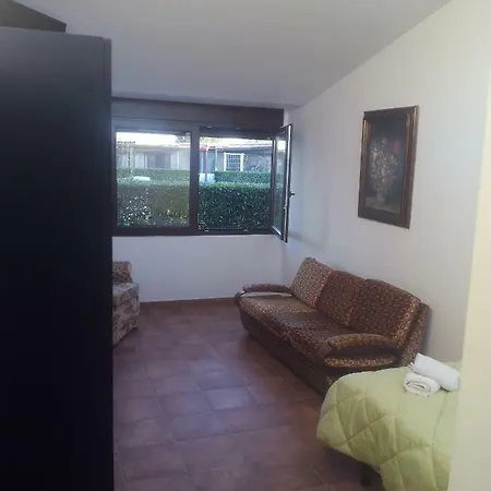 公寓 Holiday Carretera Ledesma - 2 *